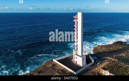 Aus der Vogelperspektive des Leuchtturms Buenavista oder des Leuchtturms La Laja mit einer Wendeltreppe im Freien in Buenavista del Norte an der Nordküste Tenerifs Stockfoto