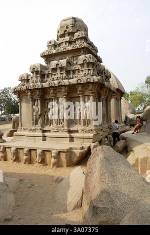Fünf Rathas Pancha Rathas Tempel, erbaut im 7. Jahrhundert, Mahabalipuram Mamallapuram, Tamil Nadu, Indien, Asien Stockfoto
