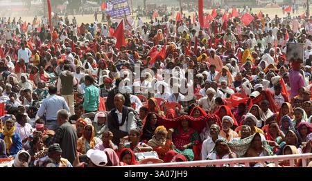 Patna, Indien. März 2025. PATNA, INDIEN - 2. MÄRZ: CPI-ML-Kameraden nahmen am 2. März 2025 an der „Badlo Bihar Mahajutan“-Kundgebung in Gandhi Maidan in Patna Teil. (Foto: Santosh Kumar/Hindustan Times/SIPA USA) Credit: SIPA USA/Alamy Live News Stockfoto