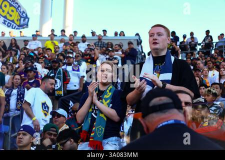 Los Angeles, KALIFORNIEN – 23. Februar 2025: Hirving „Chucky“ Lozano und Riqui Puig während des MLS-Spiels zwischen LA Galaxy und San Diego FC bei Dignity Health Stockfoto