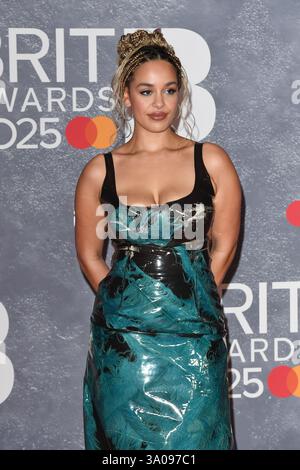 LONDON, ENGLAND - 01. MÄRZ: Jorja Smith nimmt am 1. März 2025 an den BRIT Awards im Intercontinental Hotel O2, Greenwich in London, England Teil. CAP/MAR ©MAR/Capital Pictures Stockfoto