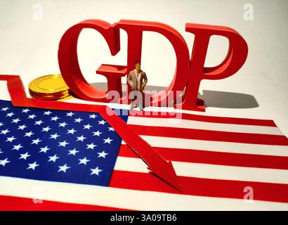SUQIAN, CHINA - 3. MÄRZ 2025 - Illustration des US-BIP, 3. März 2025, Suqian, Provinz Jiangsu, China. Stockfoto