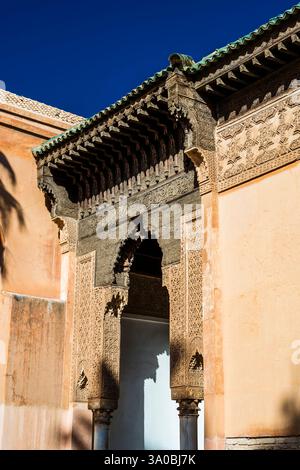 Eintritt in die Kammer von Lalla Massaouda in den Saadianischen Gräbern, Marrakesch, Marokko Stockfoto