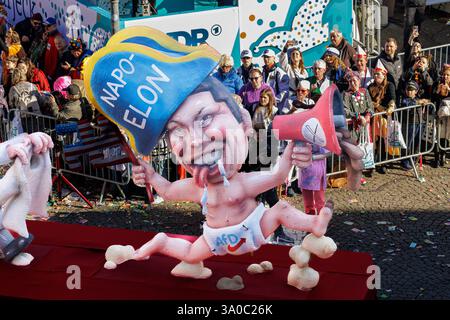 03.03.2025. Düsseldorf. Rosenmontagszug 2025 in der nordrhein-westfälischen Landeshauptstadt. Der Düsseldorfer Karneval feiert 2025 sein 200-jähriges Bestehen hier die Mottowagen des Karnevalswagenbau-Künstlers Jacques Tilly. Düsseldorf Altstadt am Rathaus/Marktplatz Nordrhein-Westfalen Deutschland *** 03 03 2025 Düsseldorf Rosenmontagszug 2025 in der Landeshauptstadt Nordrhein-Westfalen feiert der Düsseldorfer Karneval sein 200-jähriges Bestehen 2025 hier sind die Motive des Karnevalsflottengestalters Jacques Tilly Düsseldorf Altstadt am Rathaus Marktplatz Nordrhein-Westfalen Deutschland Stockfoto