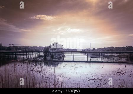 Brücke über die Save in Zagreb. Die Save ist ein Fluss in Mittel- und Südosteuropa, ein rechtes Ufer und der längste Nebenfluss der Donau. Stockfoto