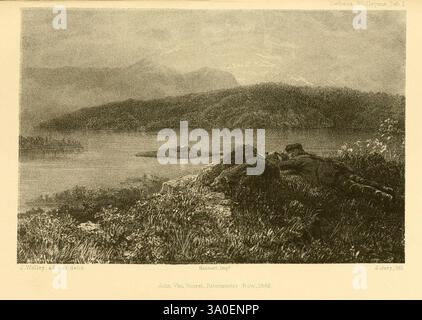 Ootheca Wolleyana London, verkauft von R. H. Porter, 1864–1907. Birds Whooper Cygnus ferus, Ein Panoramablick auf eine ruhige Landschaft mit sanften Hügeln und Bergen im Hintergrund. Im Vordergrund bilden üppiges Grün und Wildblumen einen reichen Wandteppich aus Texturen, während ein ruhiges Gewässer die umliegende Landschaft reflektiert. Die weit entfernten Berge erheben sich majestätisch, teilweise in Nebel gehüllt, und vermitteln ein Gefühl von Ruhe und natürlicher Schönheit. Die Gesamtkomposition ruft eine friedliche Atmosphäre hervor, die die atemberaubende Landschaft und die Harmonie der Natur einlädt. Stockfoto