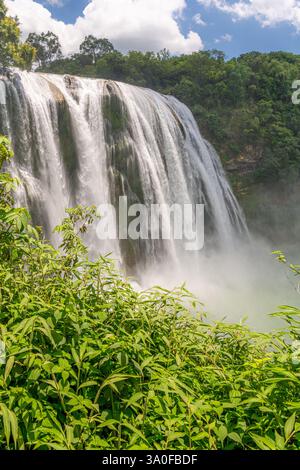 Huangguoshu Wasserfälle (Wasserfälle mit gelben Früchten) Guizhou China, lange Exposition. Stockfoto