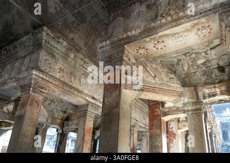 Relief aus nächster Nähe im Angkor Wat Komplex, dem antiken Tempel von Ta Prohm, Kambodscha Stockfoto