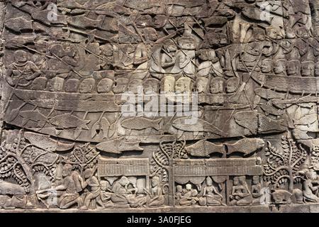 Relief aus nächster Nähe im Angkor Wat Komplex, dem antiken Tempel von Ta Prohm, Kambodscha Stockfoto