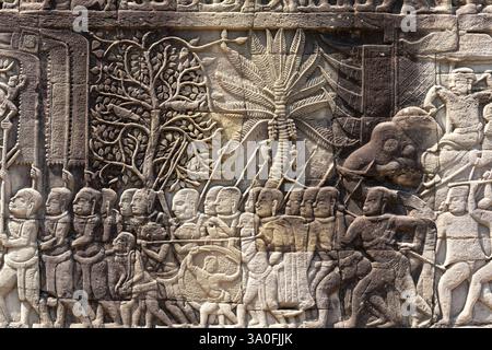 Relief aus nächster Nähe im Angkor Wat Komplex, dem antiken Tempel von Ta Prohm, Kambodscha Stockfoto