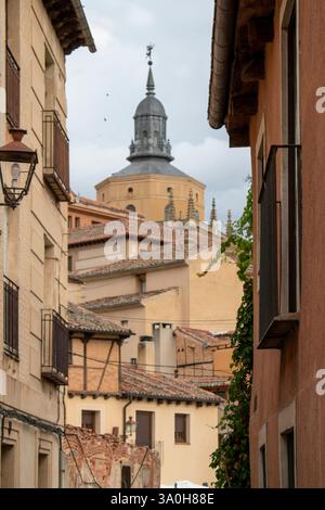 Segovia Dächer: Blick Auf Die Kathedrale Stockfoto