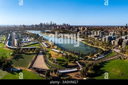 Albert Park Grand Prix Straßenbahnvorbereitungen vor dem Formel-1-Grand-Prix 2025 in Australien. Stockfoto