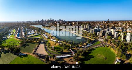 Albert Park Grand Prix Straßenbahnvorbereitungen vor dem Formel-1-Grand-Prix 2025 in Australien. Stockfoto
