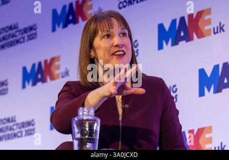 London, Großbritannien. März 2025. Bundeskanzlerin Rachel Reeves hält eine Rede auf der National Manufacturing Conference on Defence Procurement für Großbritannien. Quelle: Karl Black/Alamy Live News Stockfoto