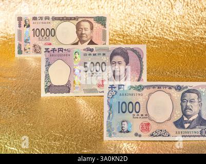 Satz der 2024er Serie japanischer Banknoten im Wert von 1000, 5000 und 10000 Yen, illustriert mit Porträts des Bakteriologen Kitasato Shibasaburō, edu Stockfoto