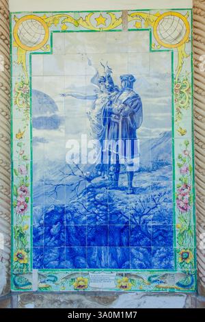 Eine Göttin und ein Mann auf dem mittelalterlichen Fresko an der Wand Stockfoto