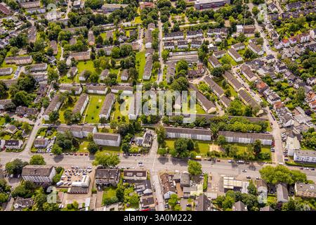 Luftsicht, Wohngegend-Mehrfamilienhäuser, Reihenhäuser rund um Quellenstraße und Saargemünder Straße, Saarn, Mülheim an der Ruhr, Ruhrgebiet Stockfoto