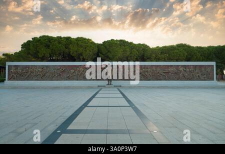 Canakkale, Türkei - 15. September 2024: Heimatland und nationaler Kampf Memorial Relief am Gallipoli Märtyrerdenkmal auf der Halbinsel Gallipoli Stockfoto