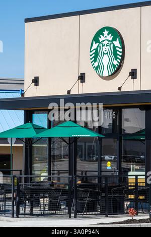 Neuer Starbucks Kaffee in Lilburn, Georgia, in der Nähe von Atlanta. (USA) Stockfoto
