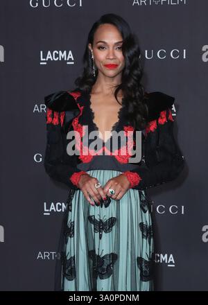 (DATEI) Zoe Saldana gewinnt den Oscar für die beste Schauspielerin in Einer Nebenrolle für „Emilia Perez“ bei den 97. Annual Academy Awards am Sonntag, den 2. März 2025. LOS ANGELES, KALIFORNIEN, USA – 2. NOVEMBER: Die US-amerikanische Schauspielerin Zoe Saldana, die Gucci trägt, kommt 2019 zur LACMA Art + Film Gala, die am 2. November 2019 im Los Angeles County Museum of Art stattfindet. (Foto: Xavier Collin/Image Press Agency) Stockfoto