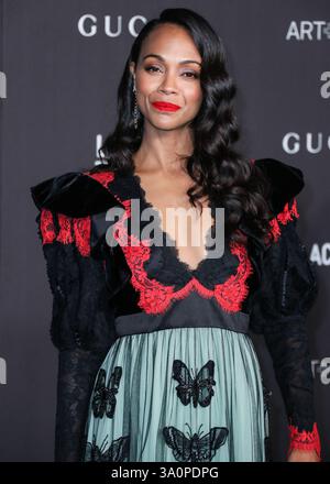 (DATEI) Zoe Saldana gewinnt den Oscar für die beste Schauspielerin in Einer Nebenrolle für „Emilia Perez“ bei den 97. Annual Academy Awards am Sonntag, den 2. März 2025. LOS ANGELES, KALIFORNIEN, USA – 2. NOVEMBER: Die US-amerikanische Schauspielerin Zoe Saldana, die Gucci trägt, kommt 2019 zur LACMA Art + Film Gala, die am 2. November 2019 im Los Angeles County Museum of Art stattfindet. (Foto: Xavier Collin/Image Press Agency) Stockfoto