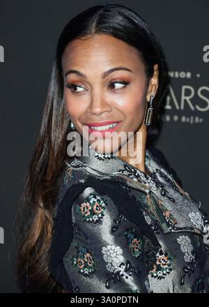 (DATEI) Zoe Saldana gewinnt den Oscar für die beste Schauspielerin in Einer Nebenrolle für „Emilia Perez“ bei den 97. Annual Academy Awards am Sonntag, den 2. März 2025. WEST HOLLYWOOD, LOS ANGELES, KALIFORNIEN, USA – 6. FEBRUAR: Die US-amerikanische Schauspielerin Zoe Saldana mit Brock Collection-Outfit kommt bei der Cadillac Oscar Celebration 2020 im Chateau Marmont am 6. Februar 2020 in West Hollywood, Los Angeles, Kalifornien. (Foto: Xavier Collin/Image Press Agency) Stockfoto