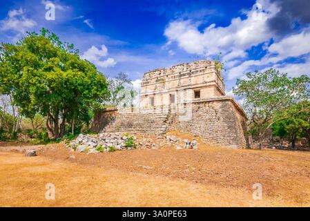 Chichen Itza, Mexiko. Der Tempel des Hirsches, die Ruinen der Maya-Zivilisation in Yucatan. Stockfoto