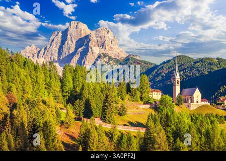 Dolomiten Alpen, Italien. Colle Santa Lucia, Pelmgebirge in Südtirol. Stockfoto