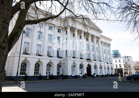 The Queens Hotel, Imperial Square, Cheltenham, Gloucestershire, England. - 4 März 2025 Foto von Andrew Higgins/©Thousand Word Media Ltd 2025 Stockfoto