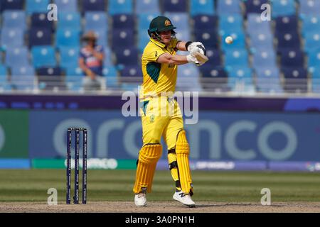 DUBAI, UNITED ARAB EMIRATES - 4. MÄRZ: Während der ICC Champions Trophy 2025 1. Halbfinalspiel zwischen Australien und Indien im Dubai International Cricket Stadium am 4. März 2025 in Dubai, Vereinigte Arabische Emirate. (Foto: Surjeet Yadav/MB Media) Stockfoto