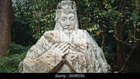 Chengdu, Sichuan, China. Steinstatue Von Taoyuan Jieyi Im Tempel Der Drei Königreiche Des Peach Orchard Wuhou Memorial. Gartenbereich Des Wuhou Memorial Temple Stockfoto