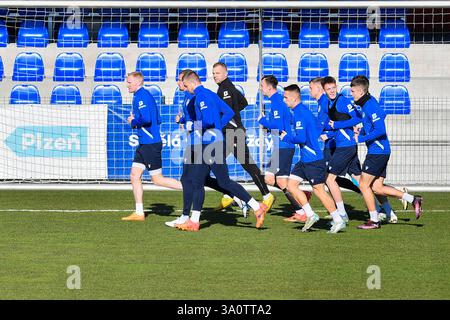 Pilsen, Tschechische Republik. März 2025. Viktoria Plzen Spielertraining vor der UEFA Europa League, Halbfinale Eröffnungsspiel: FC Viktoria Plzen gegen Latium, in Pilsen, Tschechien, am 5. März 2025. Quelle: Miroslav Chaloupka/CTK Photo/Alamy Live News Stockfoto