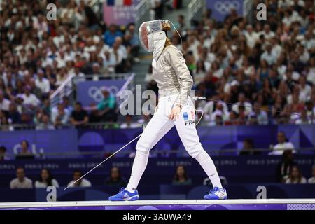 29. Juli 2024 - Paris, Frankreich: Manon Apithy-Brunet aus Frankreich im Halbfinale der Fechten Frauen-Sabre Einzelspiel am 3. Tag der Olympischen Spiele 2024 in Paris ( Stockfoto