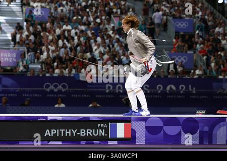 29. Juli 2024 - Paris, Frankreich: Manon Apithy-Brunet aus Frankreich im Halbfinale der Fechten Frauen-Sabre Einzelspiel am 3. Tag der Olympischen Spiele 2024 in Paris ( Stockfoto