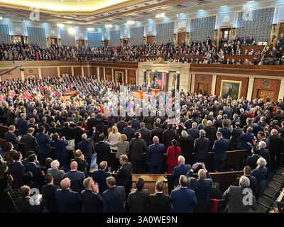 Washington DC März 4,2025 USA: Präsident Donald J Trump hält seine erste Rede zur Lage der Union nach seiner Präsidentschaftswahl 2024 an die Joi Stockfoto