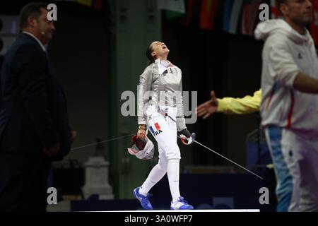 29. Juli 2024: Paris, Frankreich: Sara Balzer reagiert auf die Niederlage von Olga Kharlan aus der Ukraine im Halbfinale der Fechten Women's Sabre Individual Stockfoto