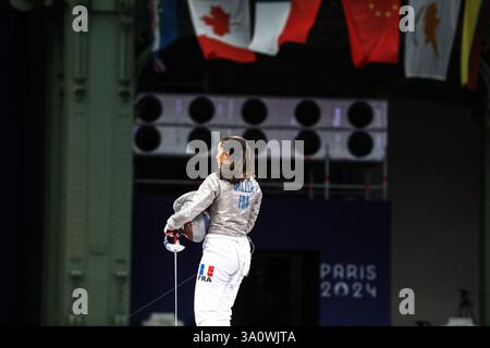 29. Juli 2024 - Paris, Frankreich: Sara Balzer aus Frankreich im Halbfinale der Fechten Frauen-Sabre Einzelspiel am 3. Tag der Olympischen Spiele 2024 in Paris (Foto: Stockfoto