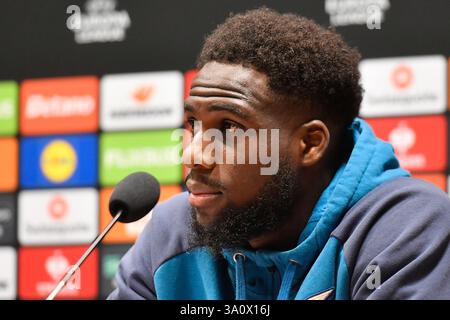 Pilsen, Tschechische Republik. März 2025. Fußballspieler Boulaye Dia aus Latium spricht während der Pressekonferenz vor der UEFA Europa League, Halbfinale Eröffnungsspiel: FC Viktoria Plzen gegen Lazio, in Pilsen, Tschechien, am 5. März 2025. Quelle: Miroslav Chaloupka/CTK Photo/Alamy Live News Stockfoto