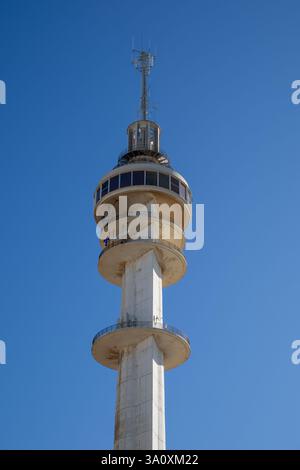 Torre Tavira II vom Strand Santa María del Mar, Cádiz, Spanien Stockfoto