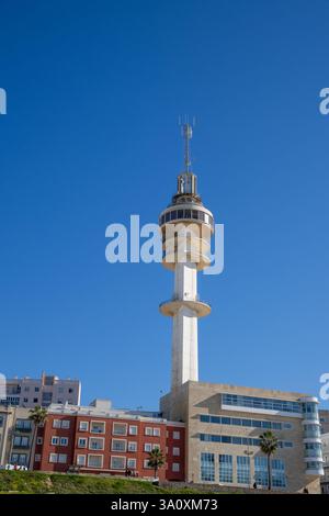 Torre Tavira II vom Strand Santa María del Mar, Cádiz, Spanien Stockfoto