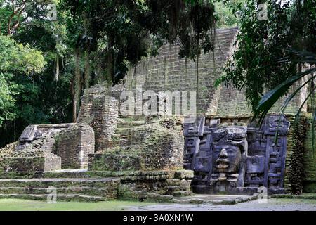 Maskentempel in der archäologischen Stätte der Maya von Lamanai. Orange Walk District. Belize Stockfoto