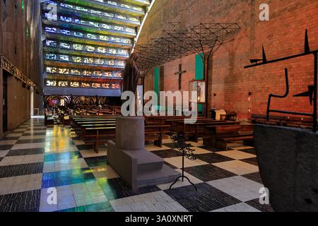 Die Innenansicht der Kirche El Rosario (Iglesia El Rosario) in San Salvador. El Salvador Stockfoto