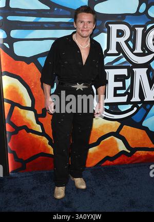 Hollywood, USA. März 2025. Tony Cavalero kommt am Mittwoch, den 5. März 2025, bei HBO's The Righteous Gemstones Final Season Los Angeles Premiere in den Paramount Studios in Hollywood, KALIFORNIEN an. (Foto: Juan Pablo Rico/SIPA USA) Credit: SIPA USA/Alamy Live News Stockfoto