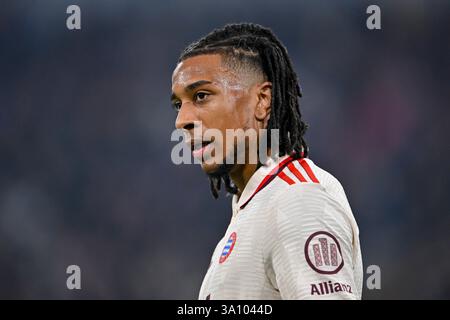 München, Deutschland. März 2025. Michael Olise vom FC Bayern München. Quelle: Peter Kneffel/dpa/Alamy Live News Stockfoto