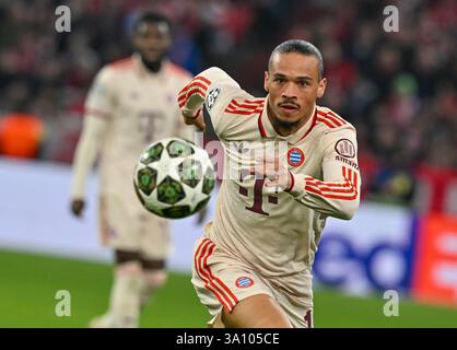 München, Deutschland. März 2025. Leroy Sané vom FC Bayern München. Quelle: Peter Kneffel/dpa/Alamy Live News Stockfoto