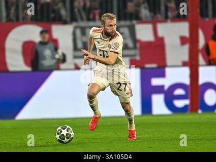 München, Deutschland. März 2025. Konrad Laimer vom FC Bayern München. Quelle: Peter Kneffel/dpa/Alamy Live News Stockfoto