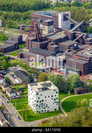 Aus der Vogelperspektive, UNESCO-Weltkulturerbe Zollverein, Zeche Zollverein, Folkwang Universität der Künste - weißes SANAA-Gebäude, Stoppenberg, Essen, Ruhrgebiet Stockfoto