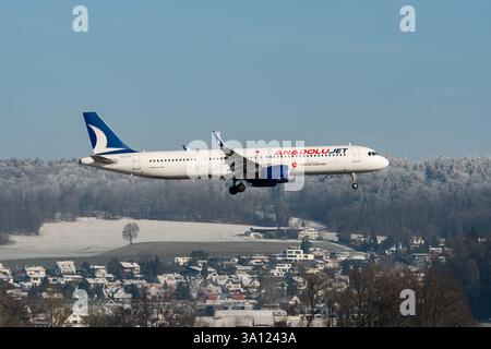 Zürich, Schweiz, 14. Januar 2024 TC-LTT Anadolu Airbus A321-271NX landet auf Landebahn 14 Stockfoto