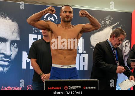 Maldron Hotel Brighton City Centre, 31 Cannon PL, Brighton and Hove, Brighton. Dieses Bild zeigt Harlem Eubank beim Wiegh in einem Tag vor dem Kampf Harlem Eubank gegen Tyrone McKenna um das freie IBF InterContinental Weltergewicht Gürtelboxspiel am Freitag, den 7. März im Brighton Centre. . David Smith/Alamy 6. März 2025 Stockfoto