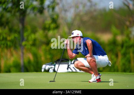 Bangkok, Thailand. März 2025. Robbie Fowler sah Action während seines Singles-Spiels am zweiten Tag des Reignwood Icons of Football Turniers in Bangkok im Robinswood Golf Club. Quelle: SOPA Images Limited/Alamy Live News Stockfoto